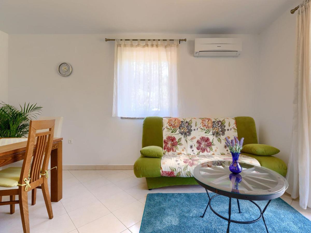 Holiday Home Carla - Lbn429 By Interhome ลาบิน ภายนอก รูปภาพ
