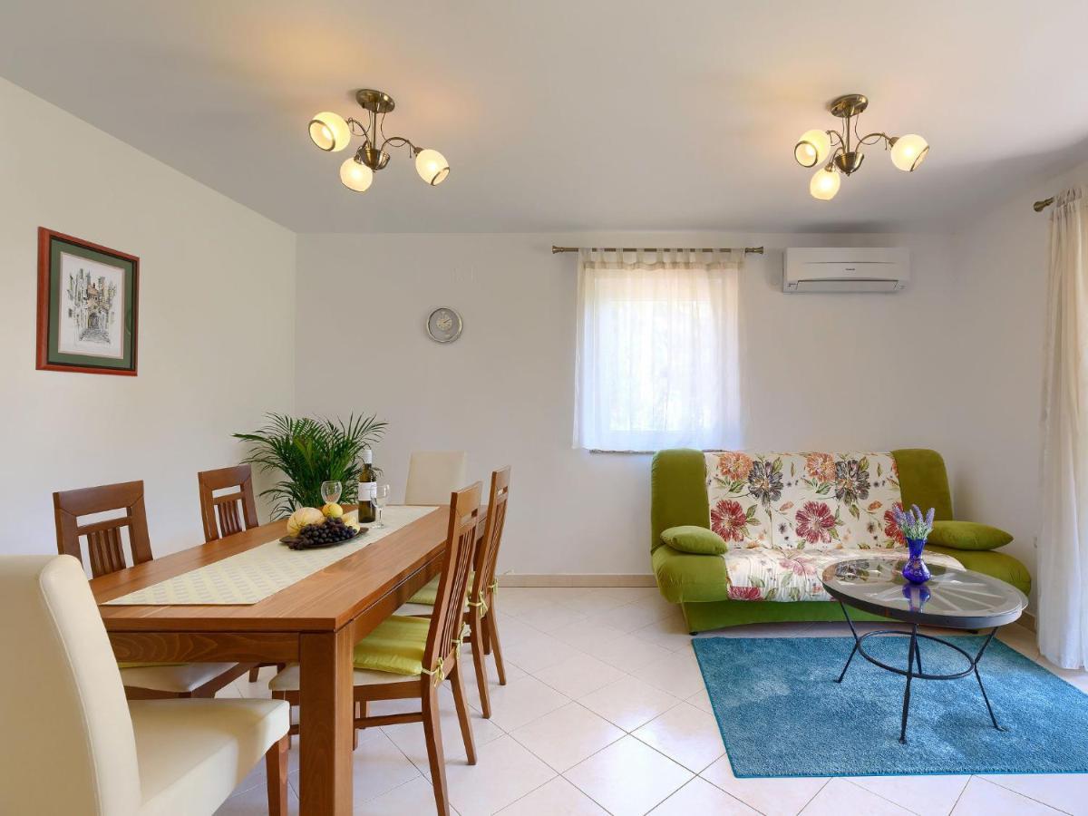 Holiday Home Carla - Lbn429 By Interhome ลาบิน ภายนอก รูปภาพ