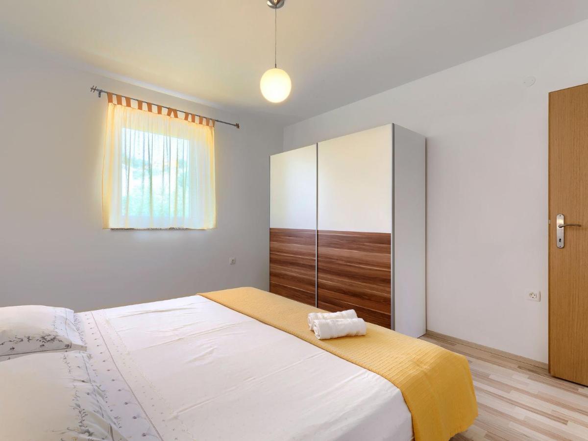 Holiday Home Carla - Lbn429 By Interhome ลาบิน ภายนอก รูปภาพ